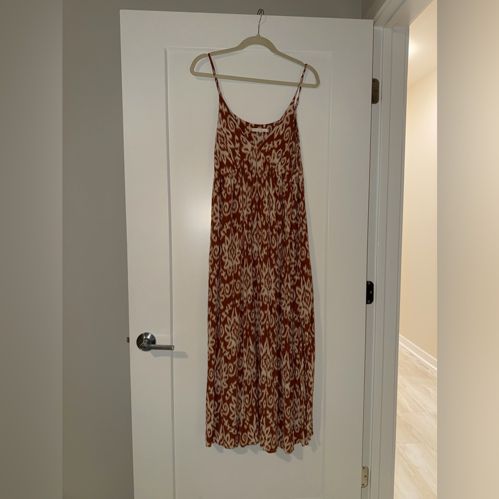 BE COOL Rust and Cream Printed Slip Dress